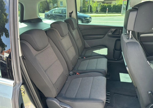 Volkswagen Sharan cena 41600 przebieg: 278000, rok produkcji 2013 z Śrem małe 277